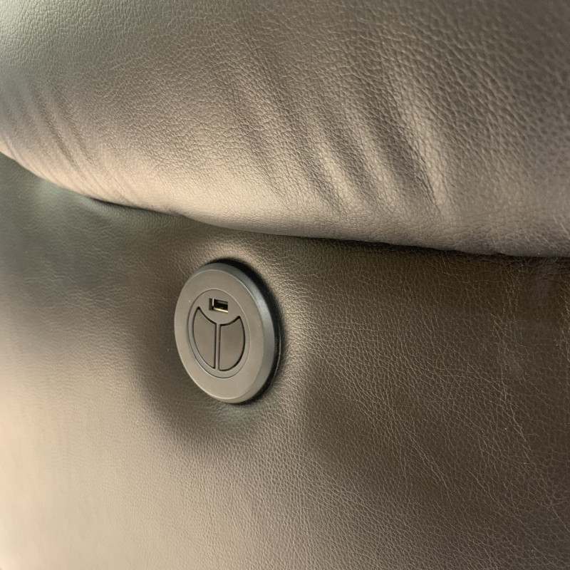 Nút ngả ghế điện kèm cổng sạc USB