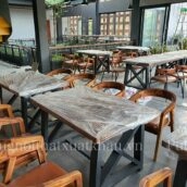 Hoàn thiện quán Cafe TP Ninh Bình với gỗ Me tây Campuchia